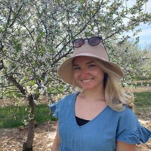 Meet your Posher, Jenna